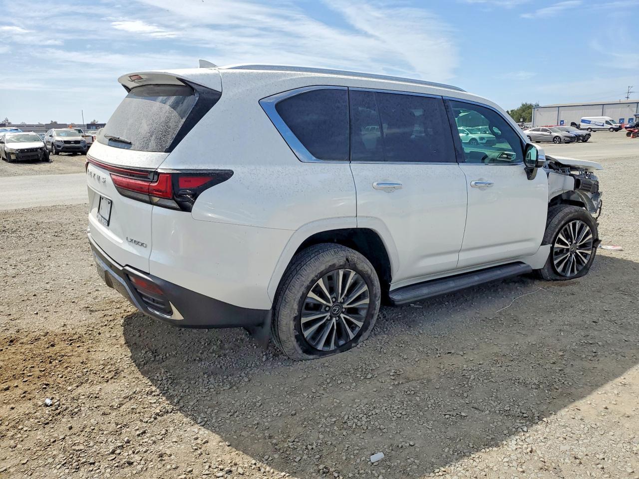 2024 Lexus Lx 600 Premium - Image 3