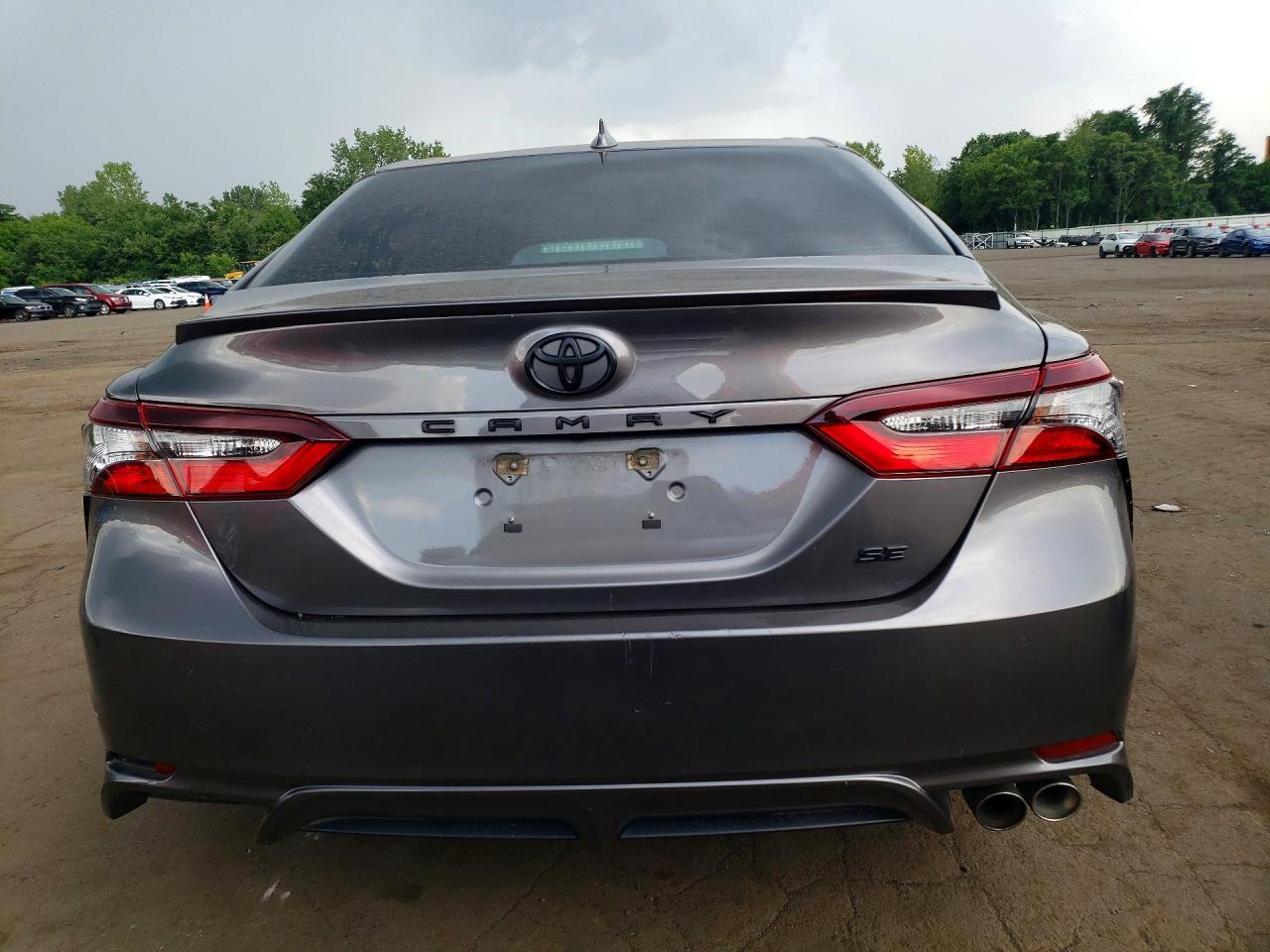 2021 Toyota Camry Se - Image 6