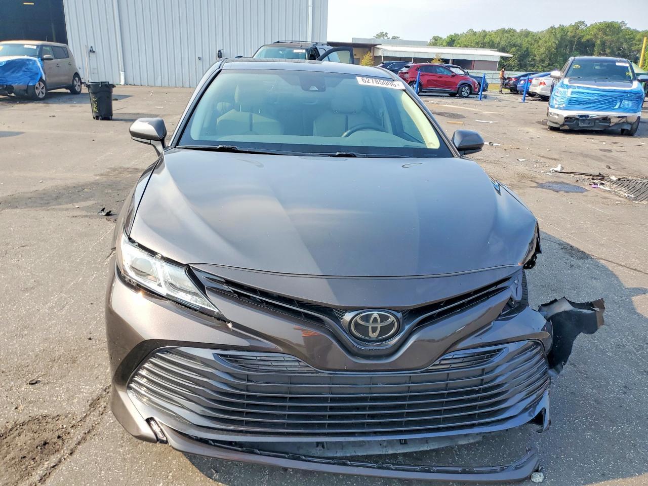 2020 Toyota Camry Le - Фото 5