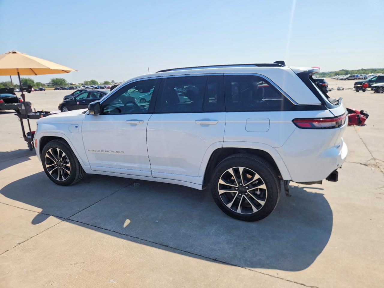 2023 Jeep Grand Cherokee Overland 4Xe - Фото 2