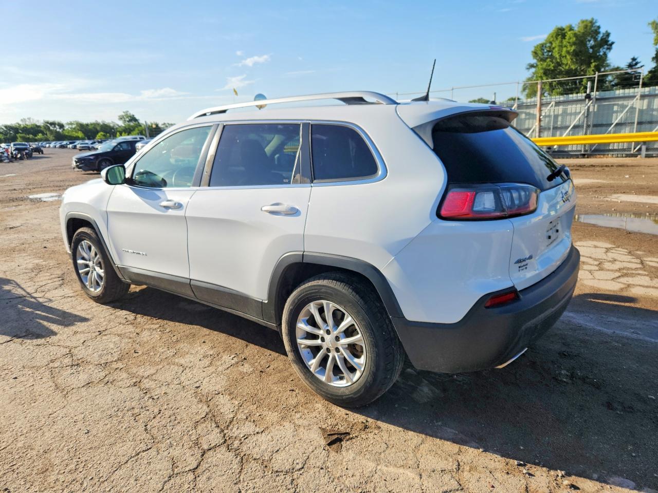 2019 Jeep Cherokee Latitude - Фото 2