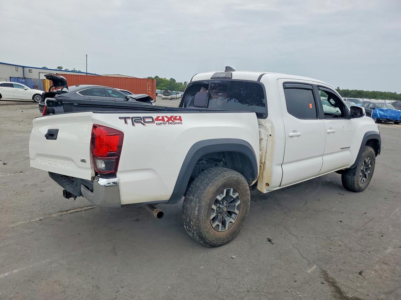 2019 Toyota Tacoma Trd Off-Road - Image 3