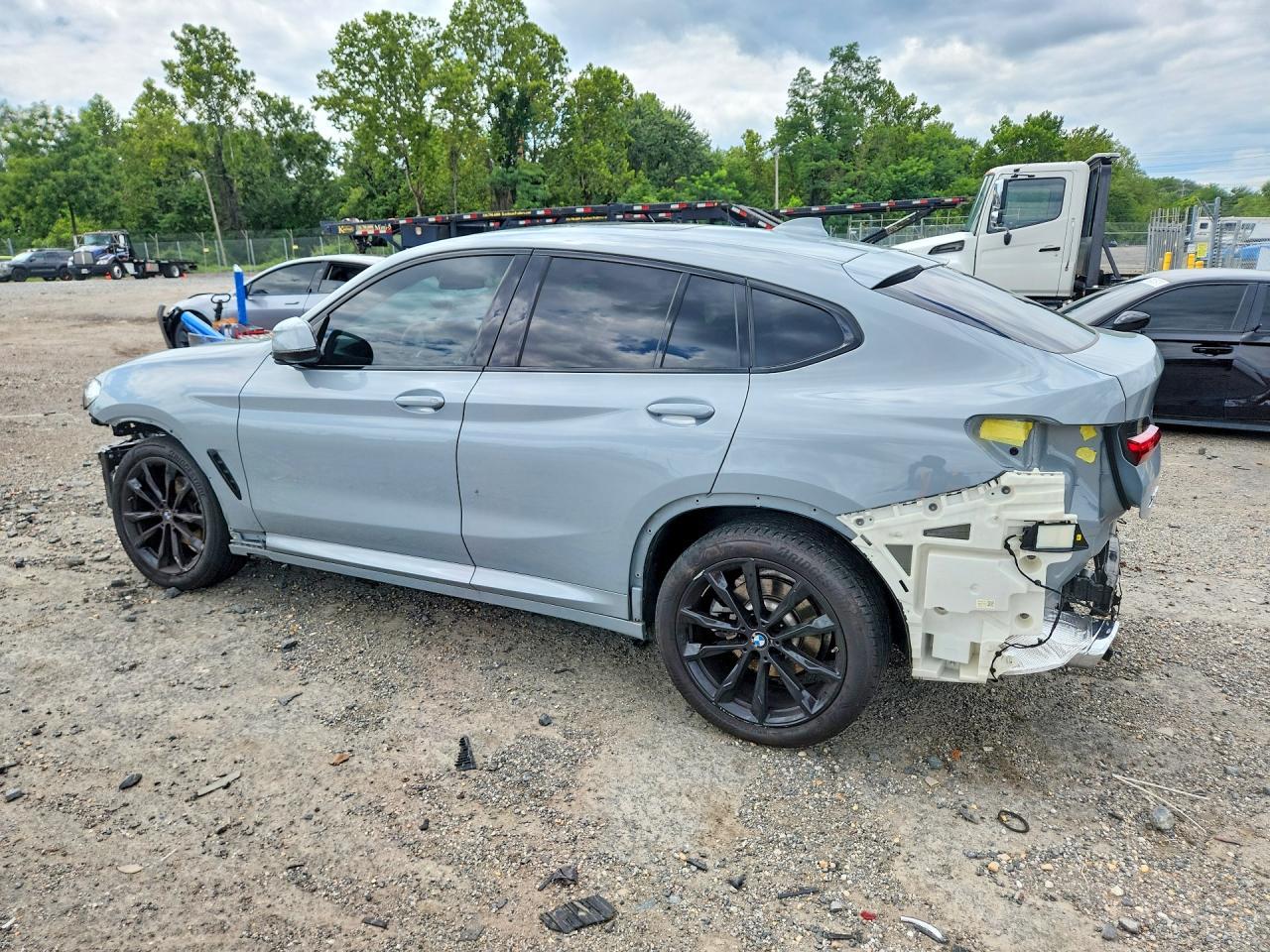 2025 BMW X4 xDrive30I - Фото 2