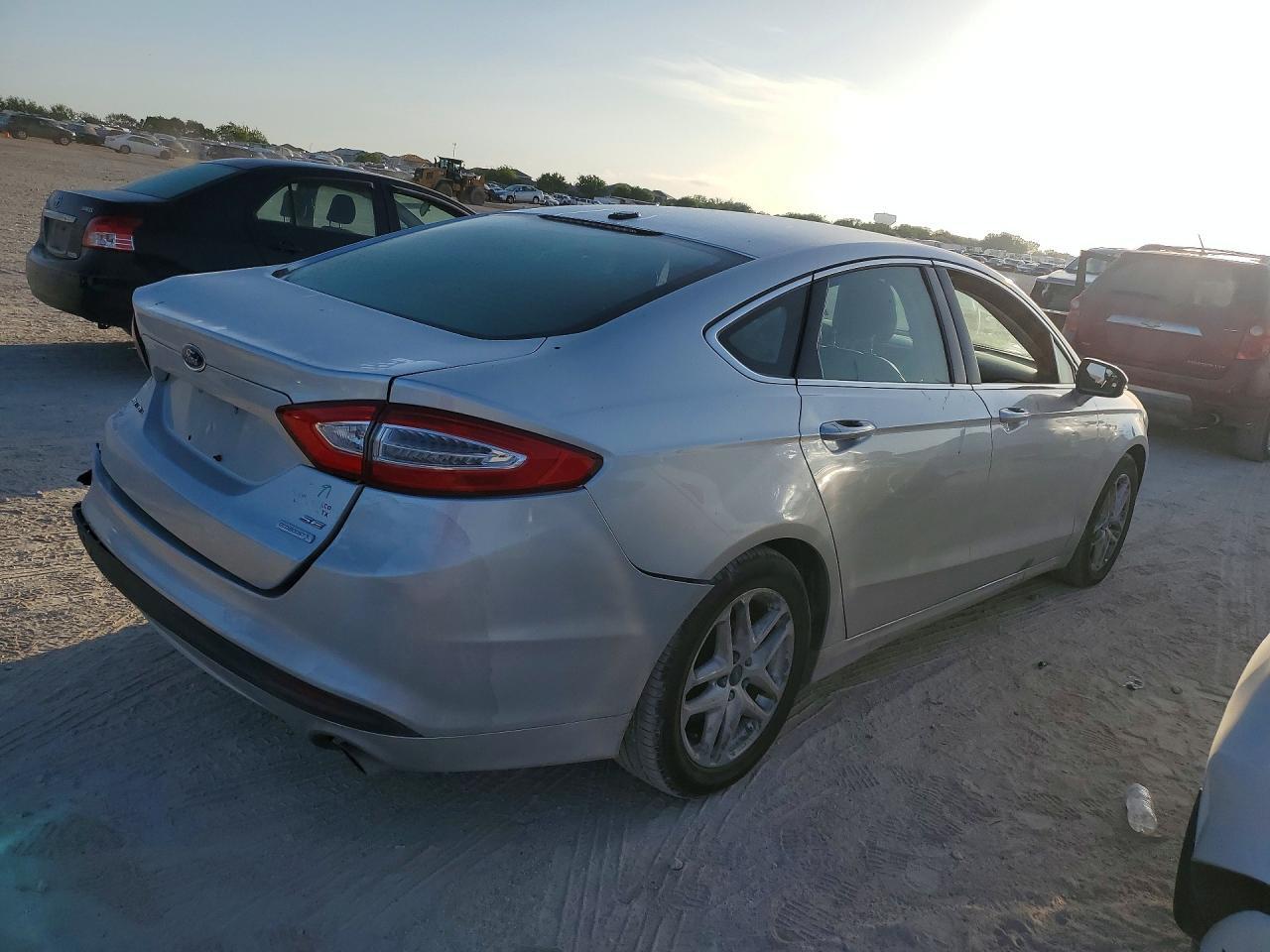 2013 Ford Fusion Se - Image 3