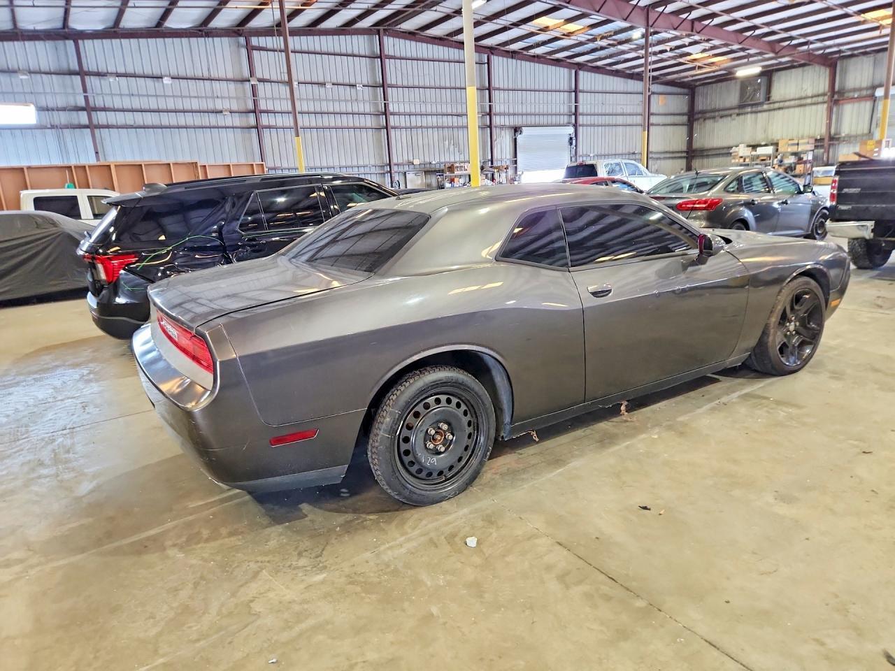 2014 Dodge Challenger Sxt - Image 3