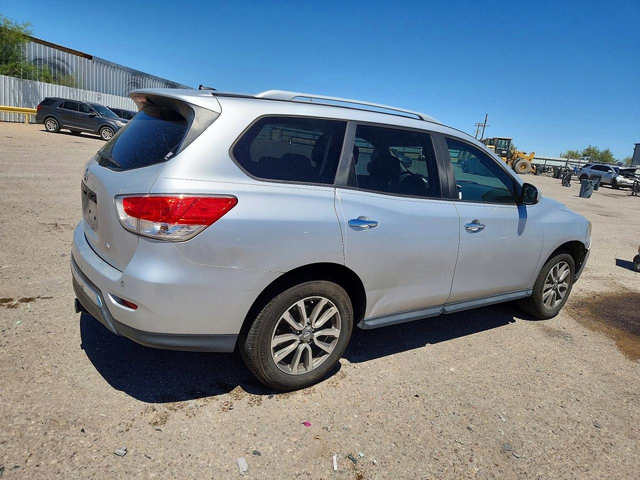 2013 Nissan Pathfinder S - Фото 3