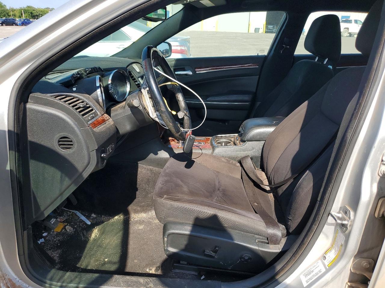 2012 Chrysler 300 - Фото 7