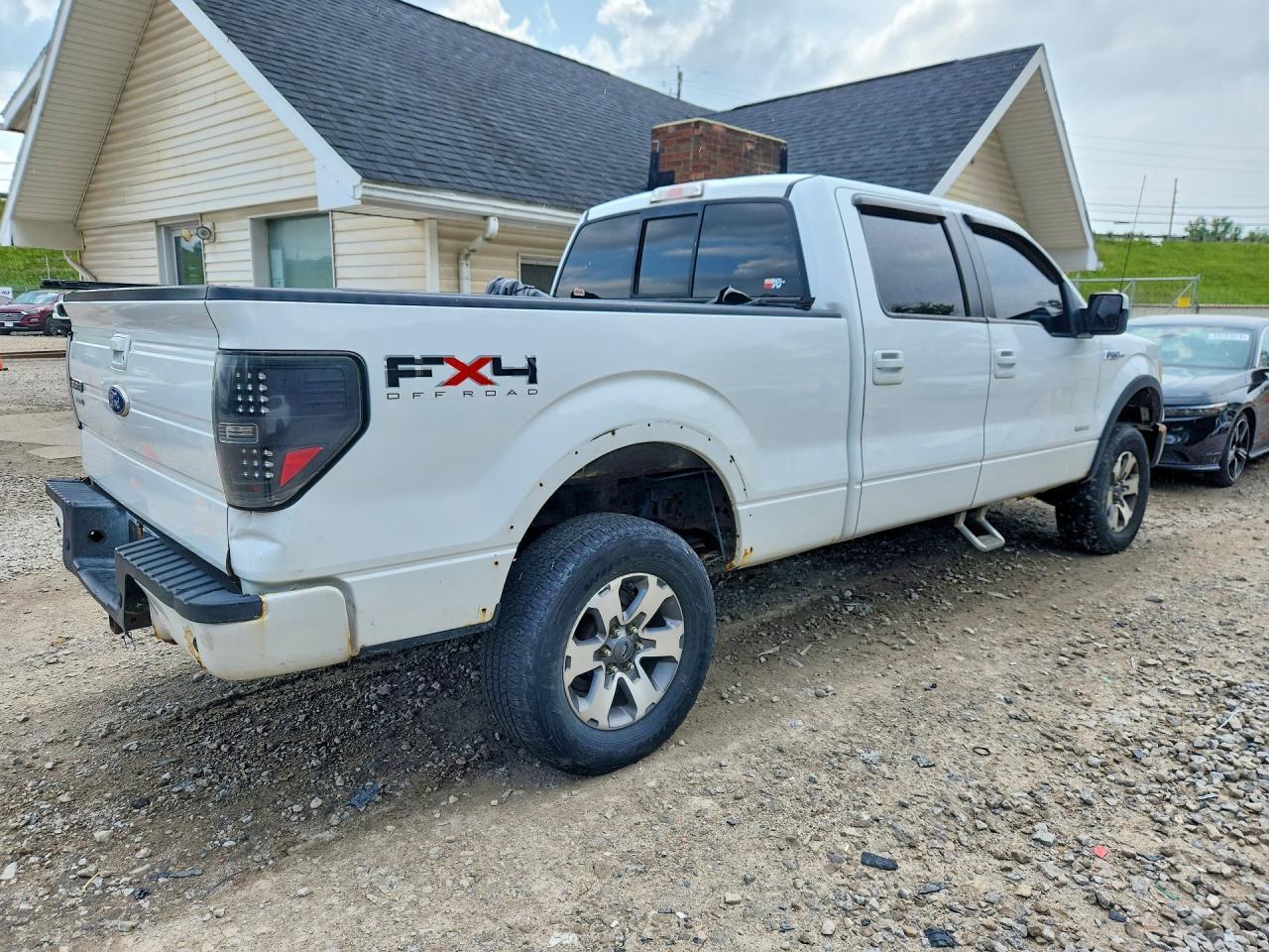 2011 Ford F150 Supercrew - Фото 3