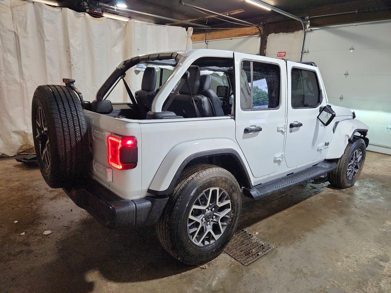 2026 Jeep Wrangler Sahara - Фото 3