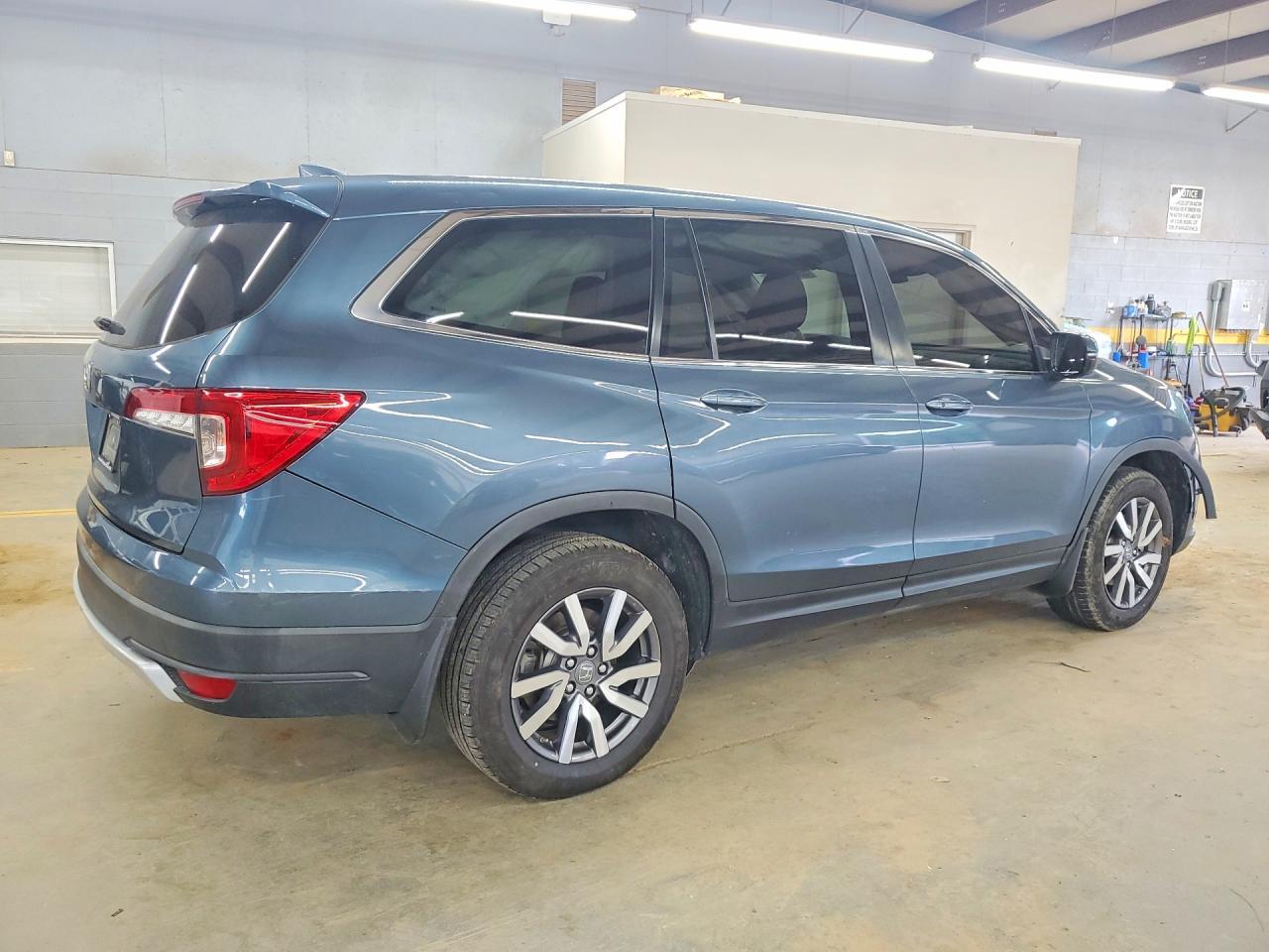 2021 Honda Pilot Ex - Image 3