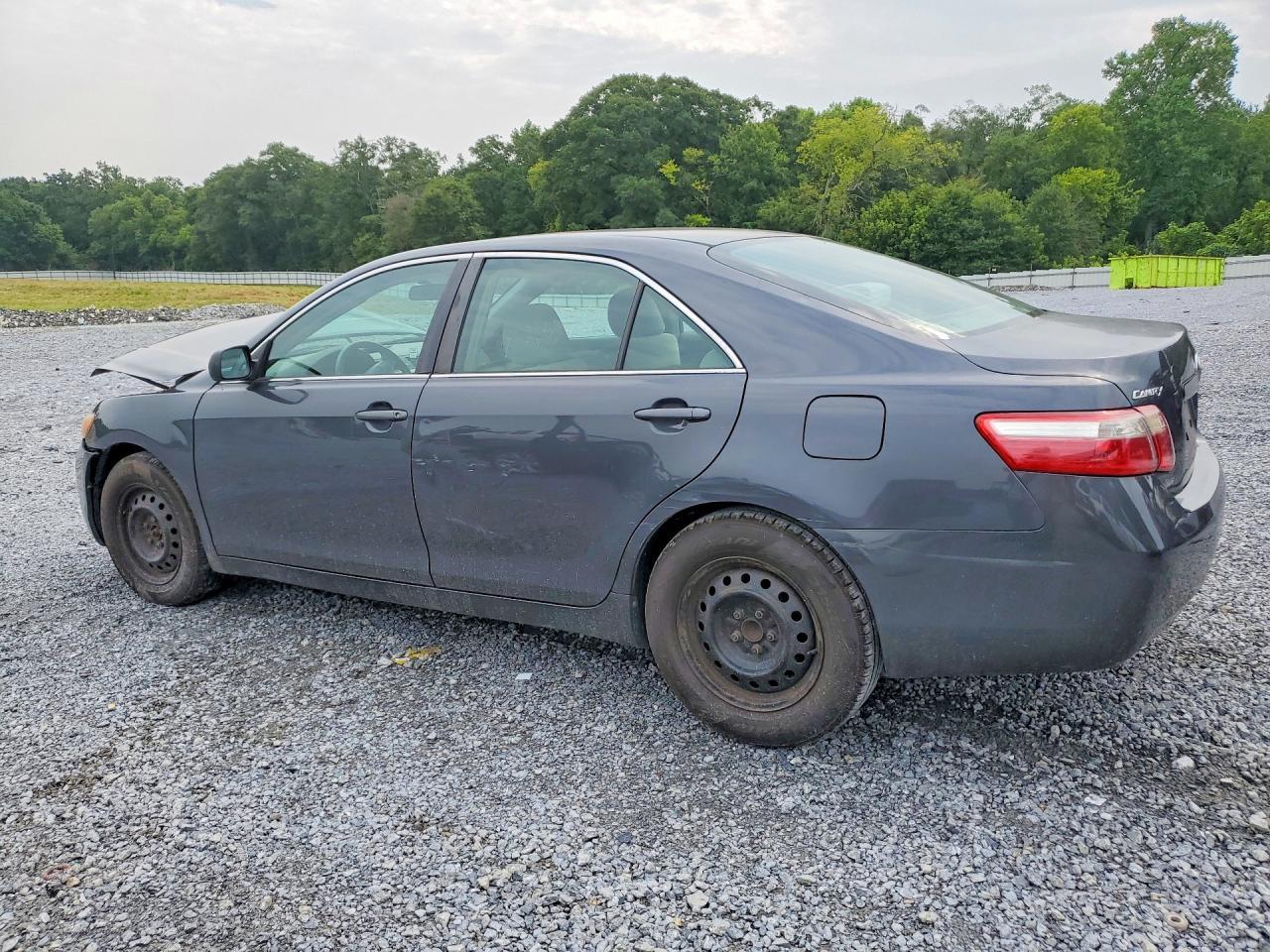 2009 Toyota Camry Le - Фото 2