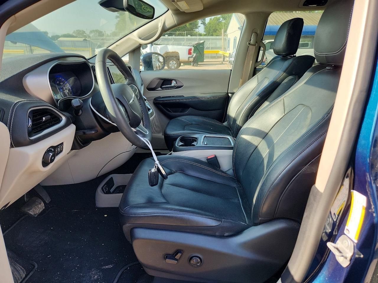 2022 Chrysler Pacifica Touring L - Фото 7