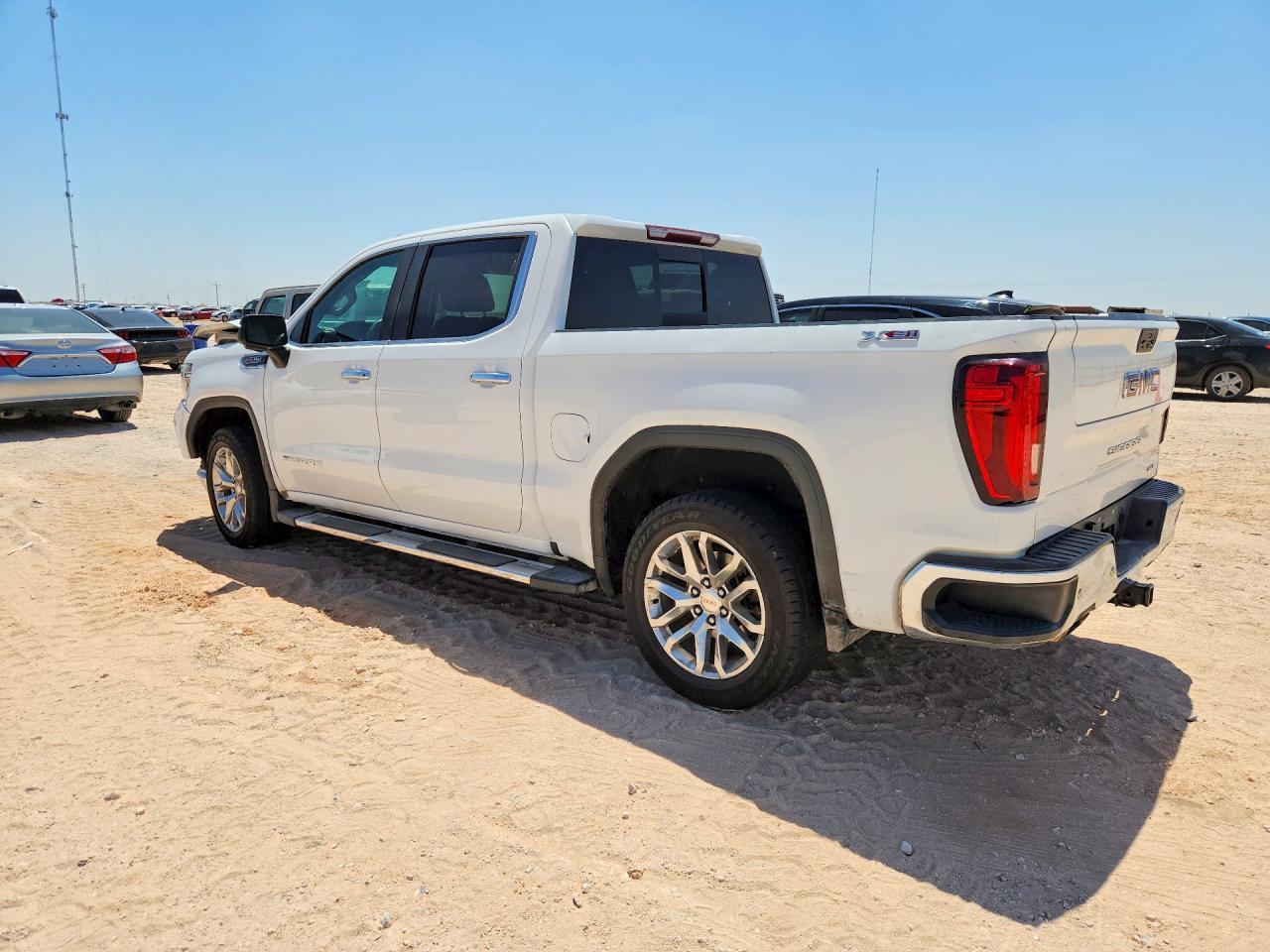 2019 GMC Sierra K1500 Slt - Фото 2