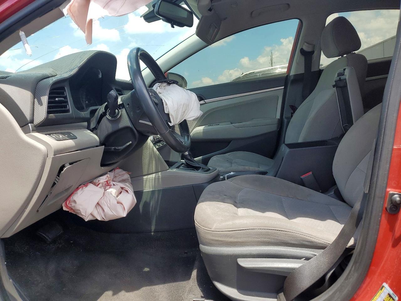 2019 Hyundai Elantra Value Edition - Фото 7