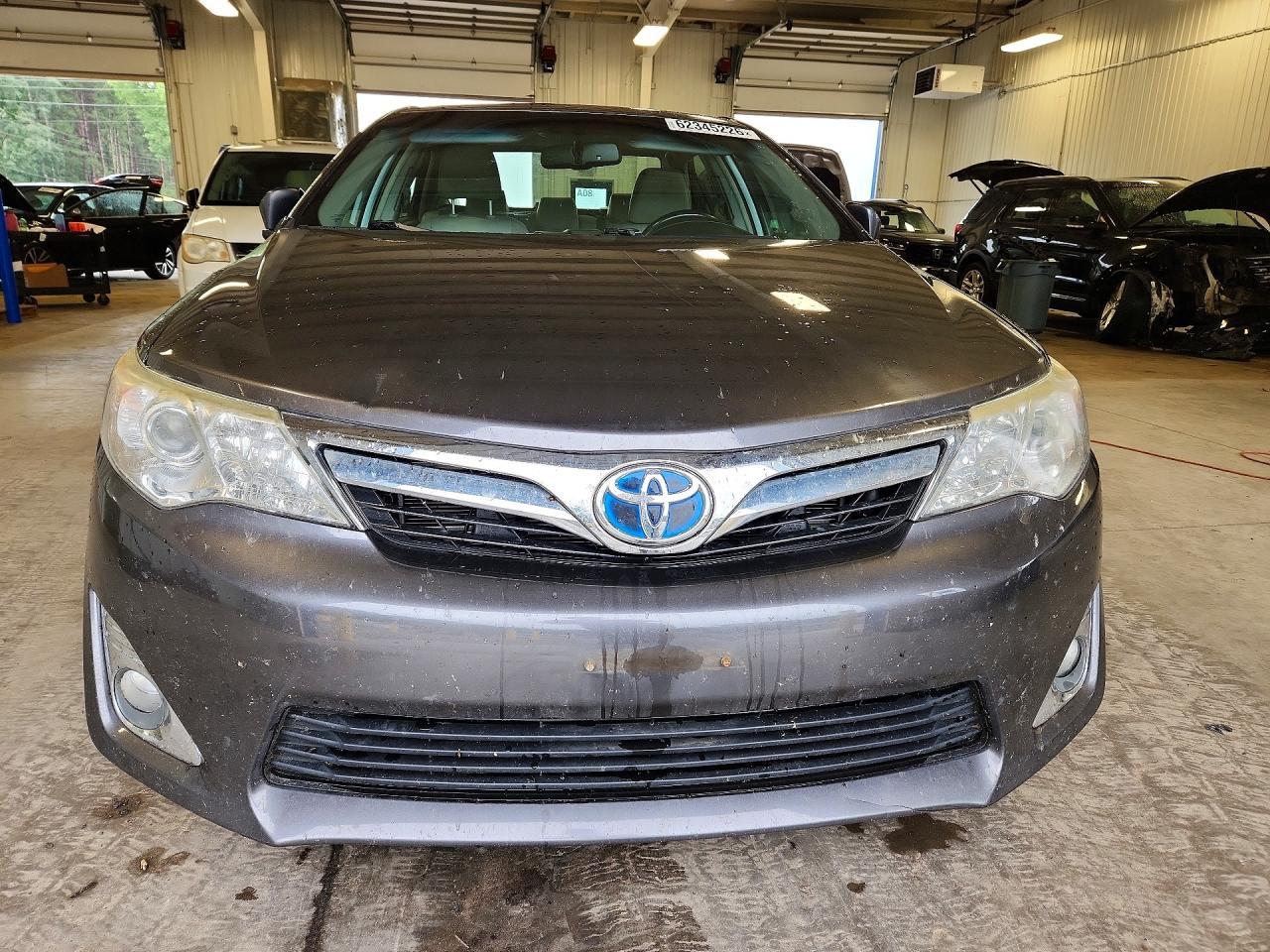 2014 Toyota Camry Hybrid Xle - Image 5