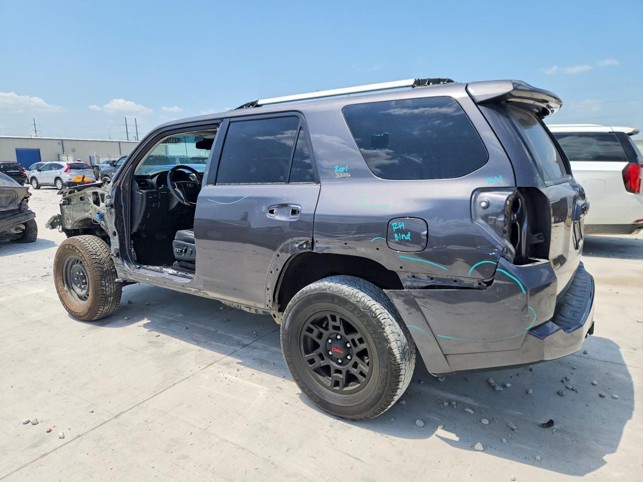 2022 Toyota 4Runner Sr5 Premium - Фото 2