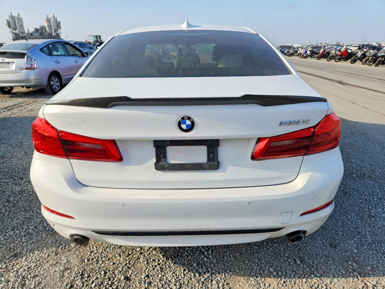 2017 BMW 530 I - Фото 6