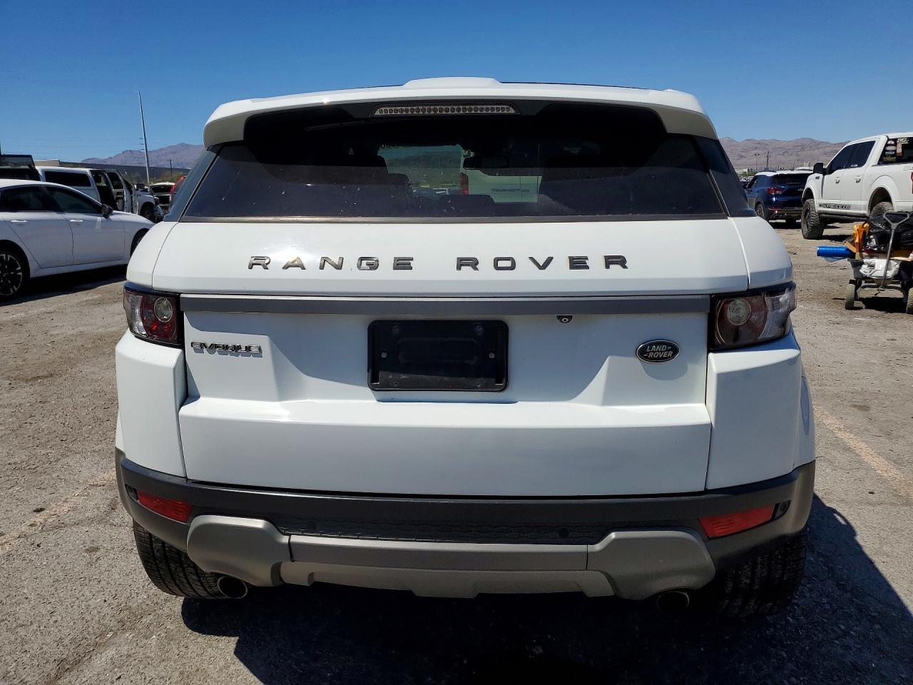 2014 Land Rover Range Rover Evoque Pure Premium - Image 6
