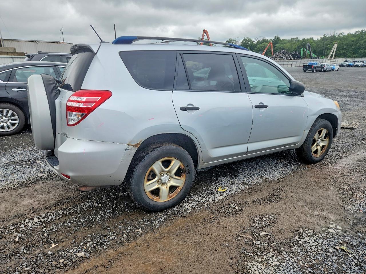 2010 Toyota Rav4 Base - Фото 3