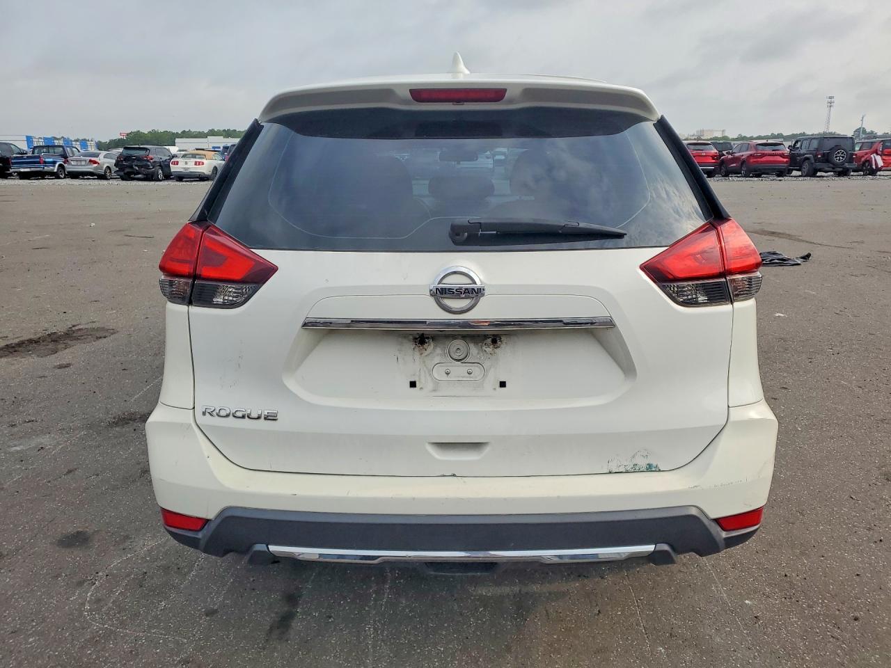 2017 Nissan Rogue S - Фото 6