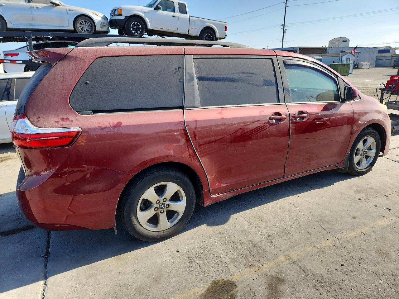 2019 Toyota Sienna Le - Фото 3