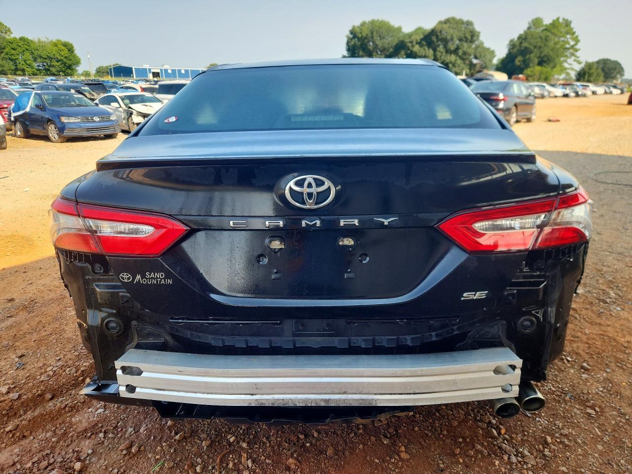 2018 Toyota Camry Se - Image 6