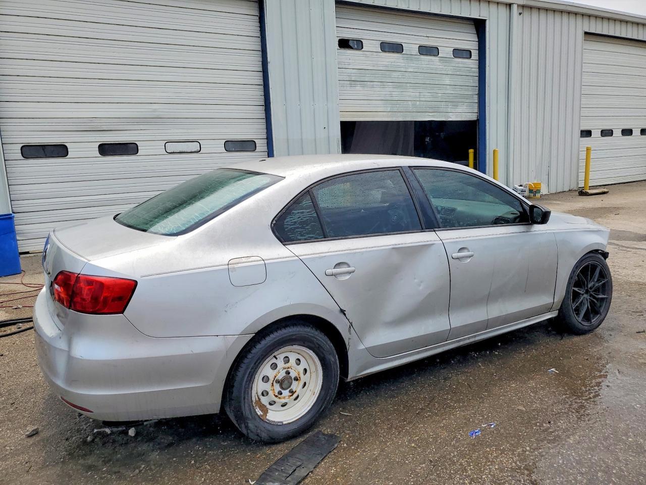 2012 Volkswagen Jetta Base - Фото 3