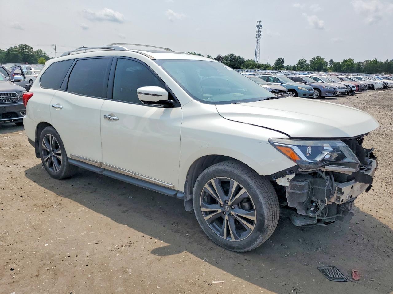 2017 Nissan Pathfinder Platinum - Фото 4