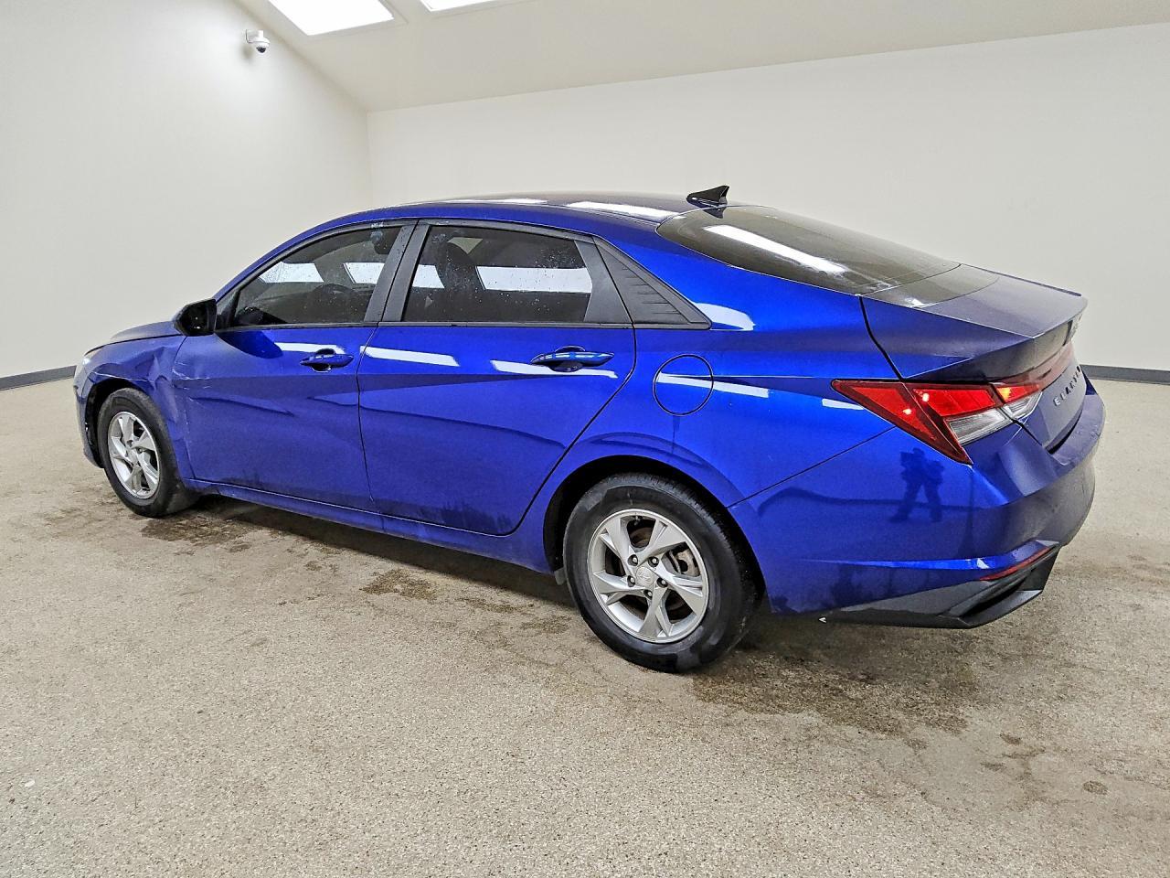 2023 Hyundai Elantra Se - Image 2