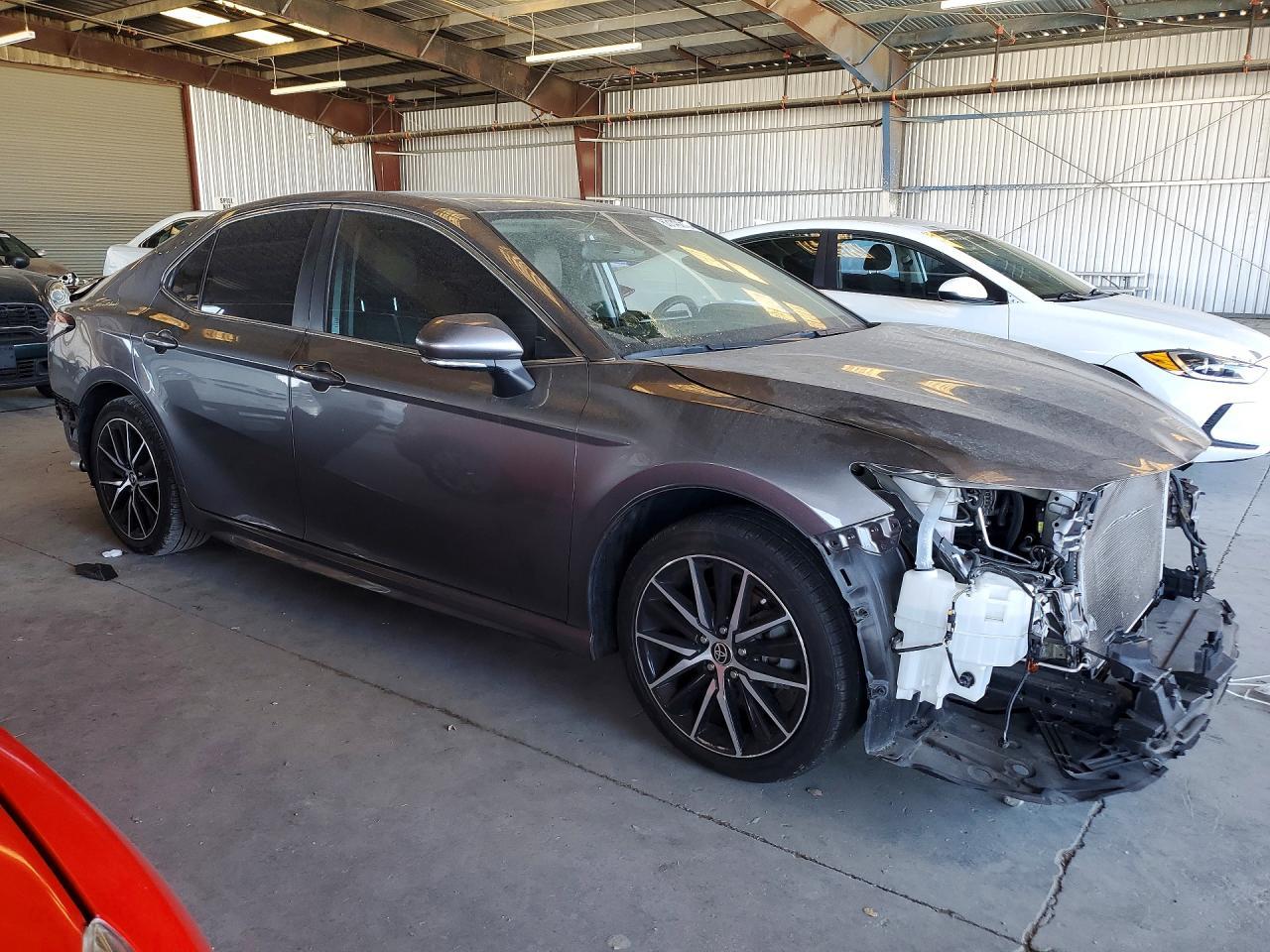 2021 Toyota Camry Se - Фото 4
