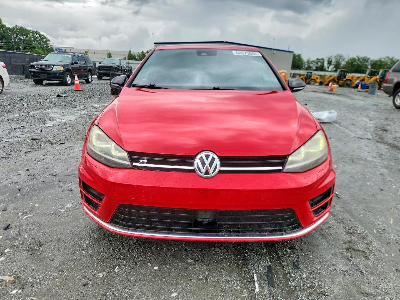 2016 Volkswagen Golf R - Image 5
