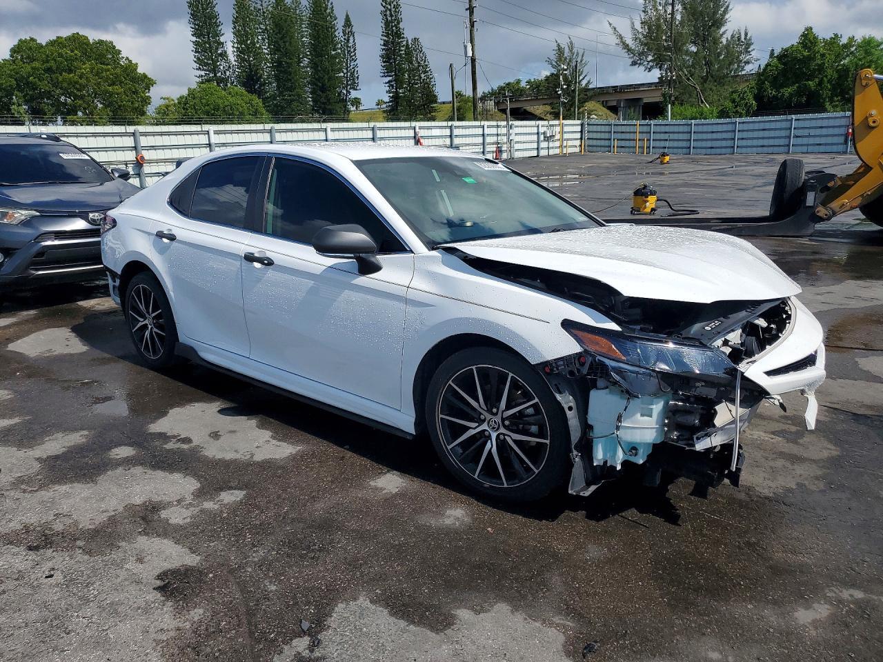 2023 Toyota Camry Se - Фото 4