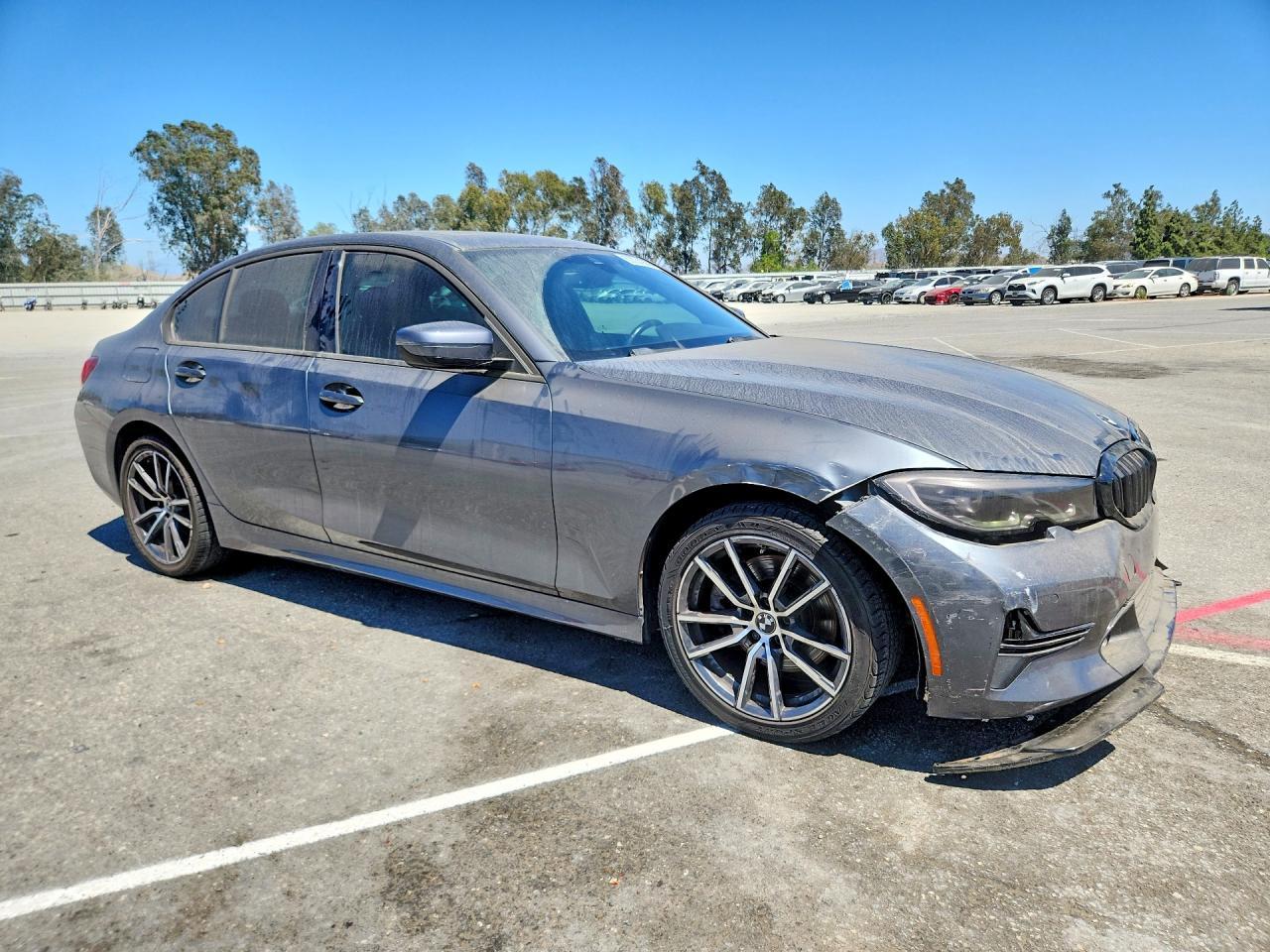 2022 BMW 330I - Фото 4