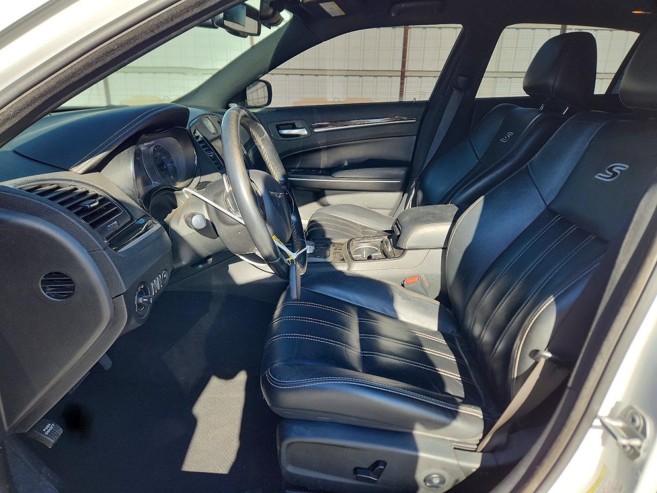 2019 Chrysler 300 S - Фото 7