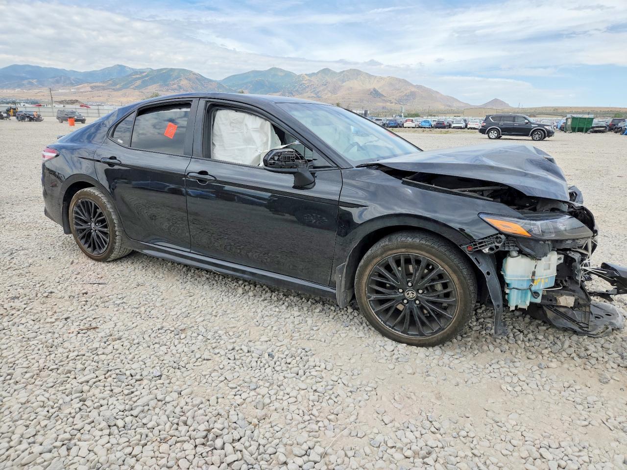 2020 Toyota Camry Se Nightshade - Фото 4