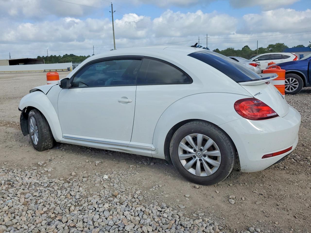 2019 Volkswagen Beetle S - Image 2