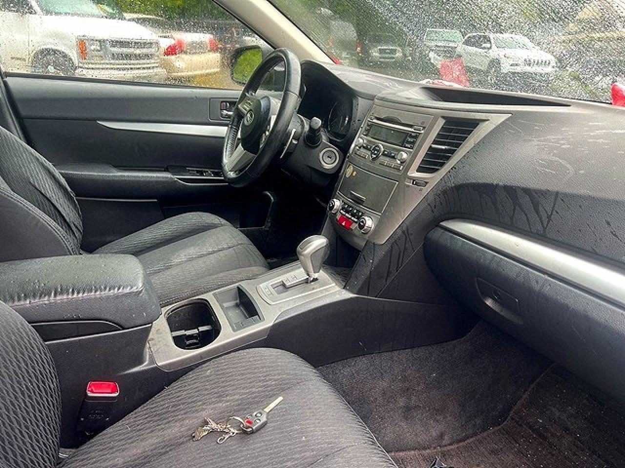 2010 Subaru Legacy 2.5I Premium - Image 5