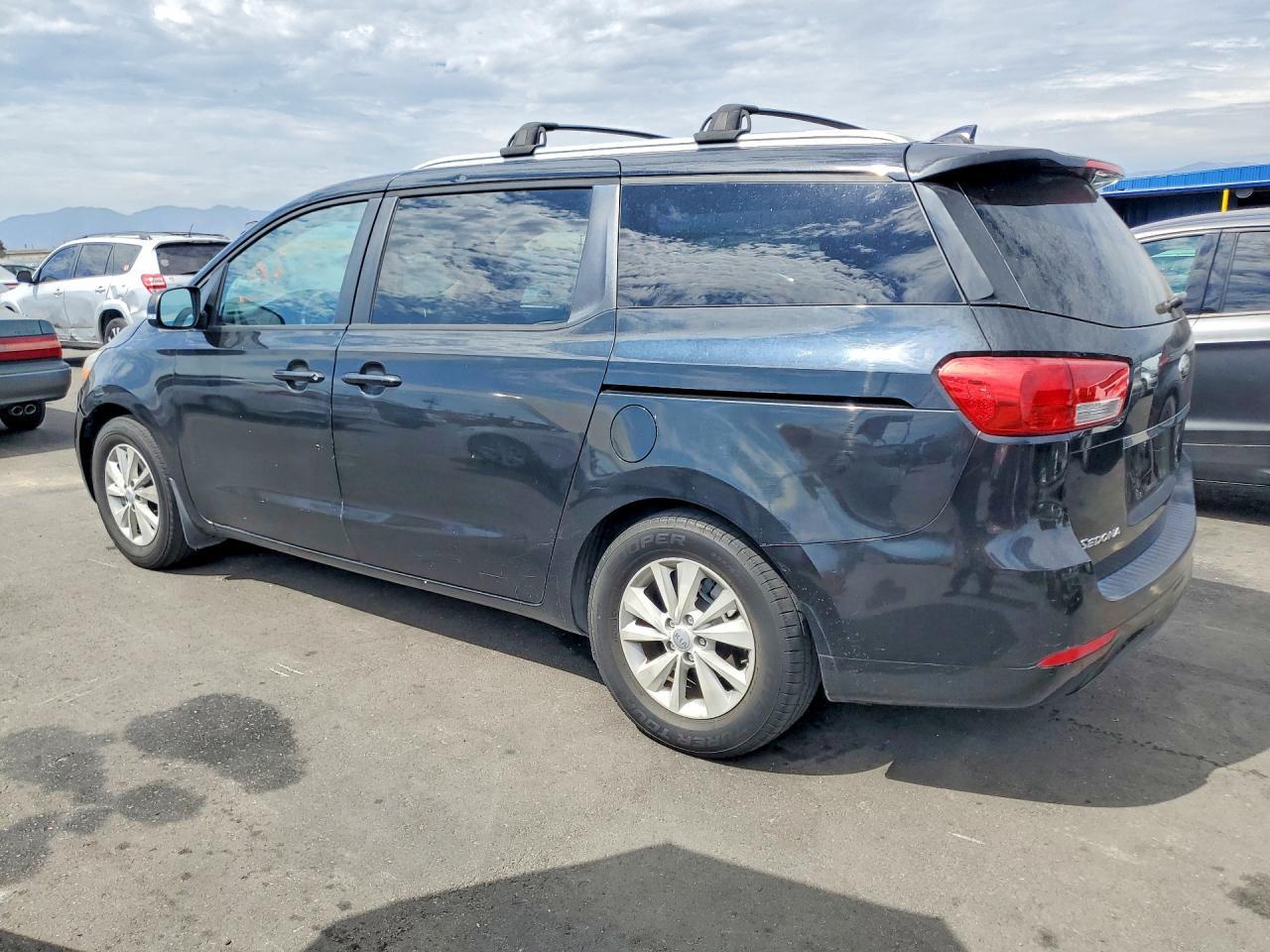 2016 Kia Sedona Lx - Фото 2