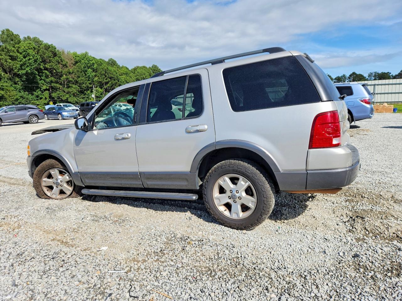 2003 Ford Explorer Xlt - Image 2