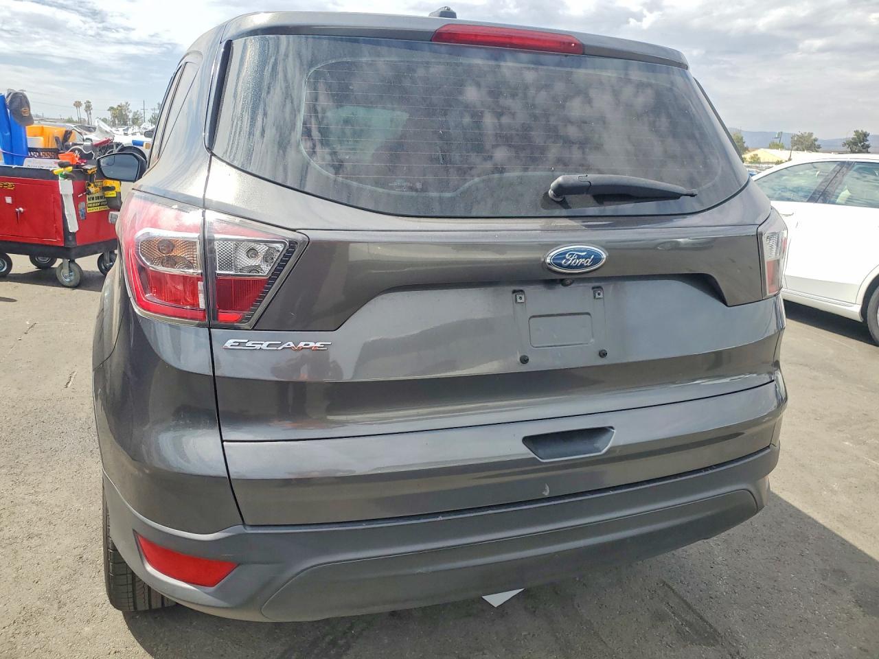 2017 Ford Escape S - Фото 6