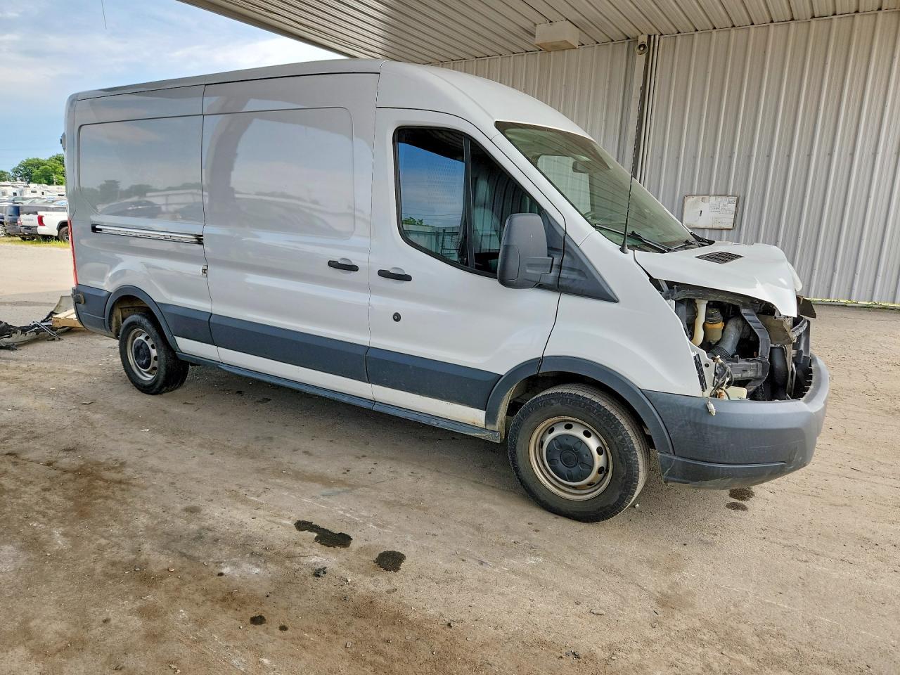 2018 Ford Transit 250 Delivery Van - Image 4