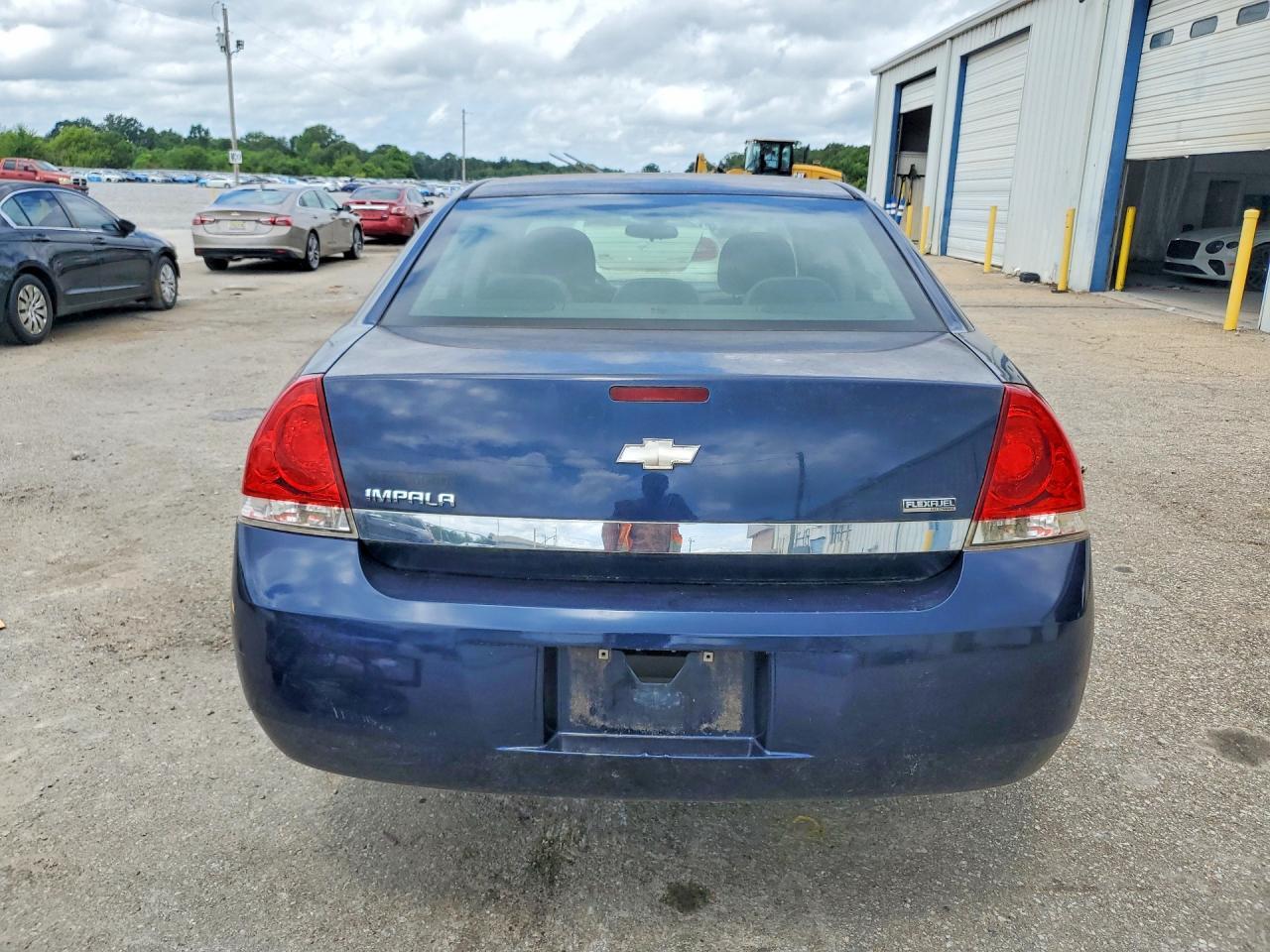 2010 Chevrolet Impala Ls - Фото 6