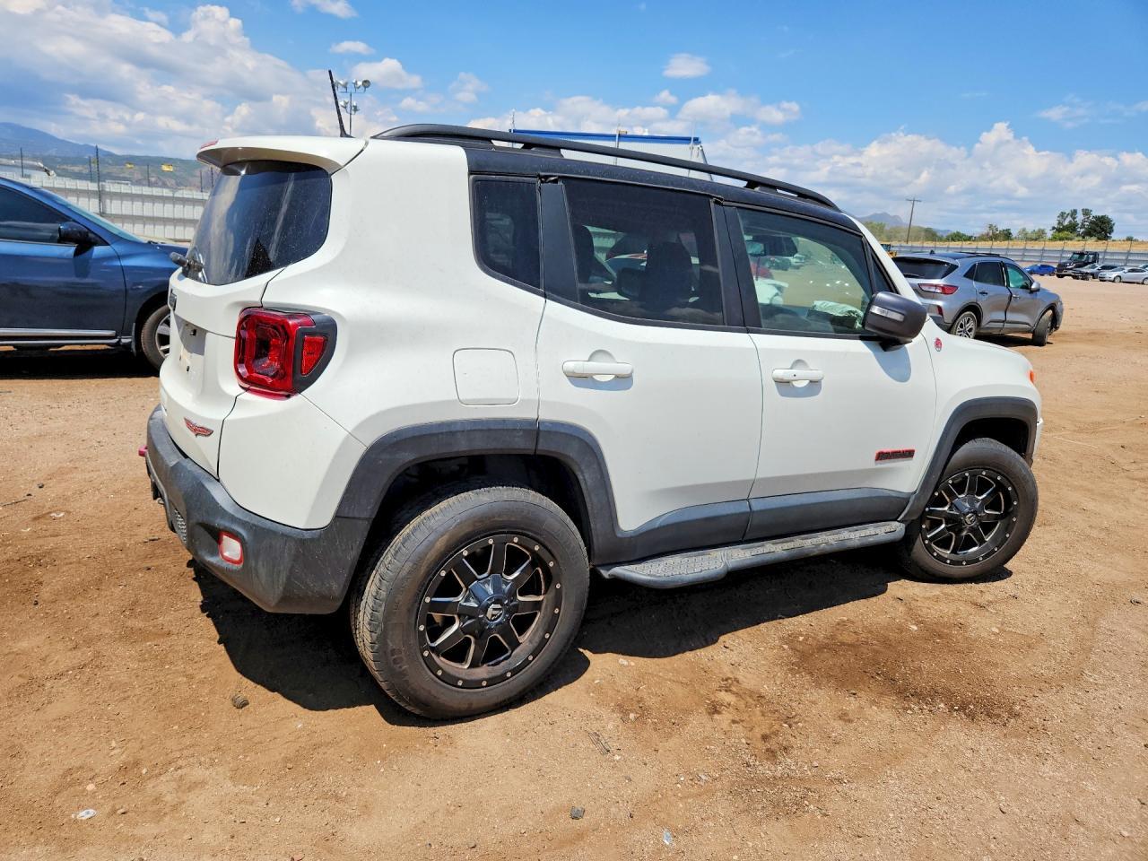 2019 Jeep Renegade Trailhawk - Фото 3