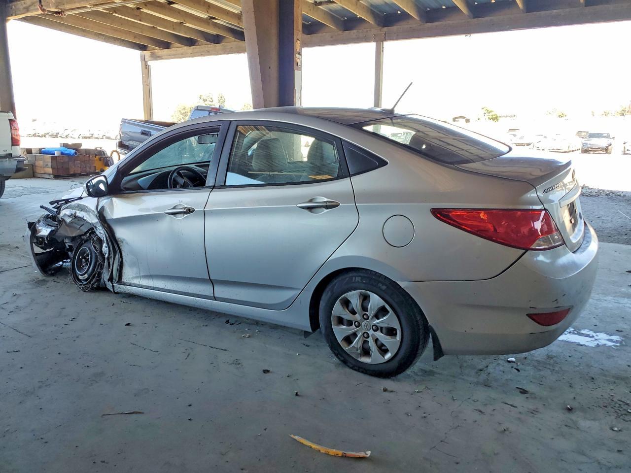 2016 Hyundai Accent - Фото 2