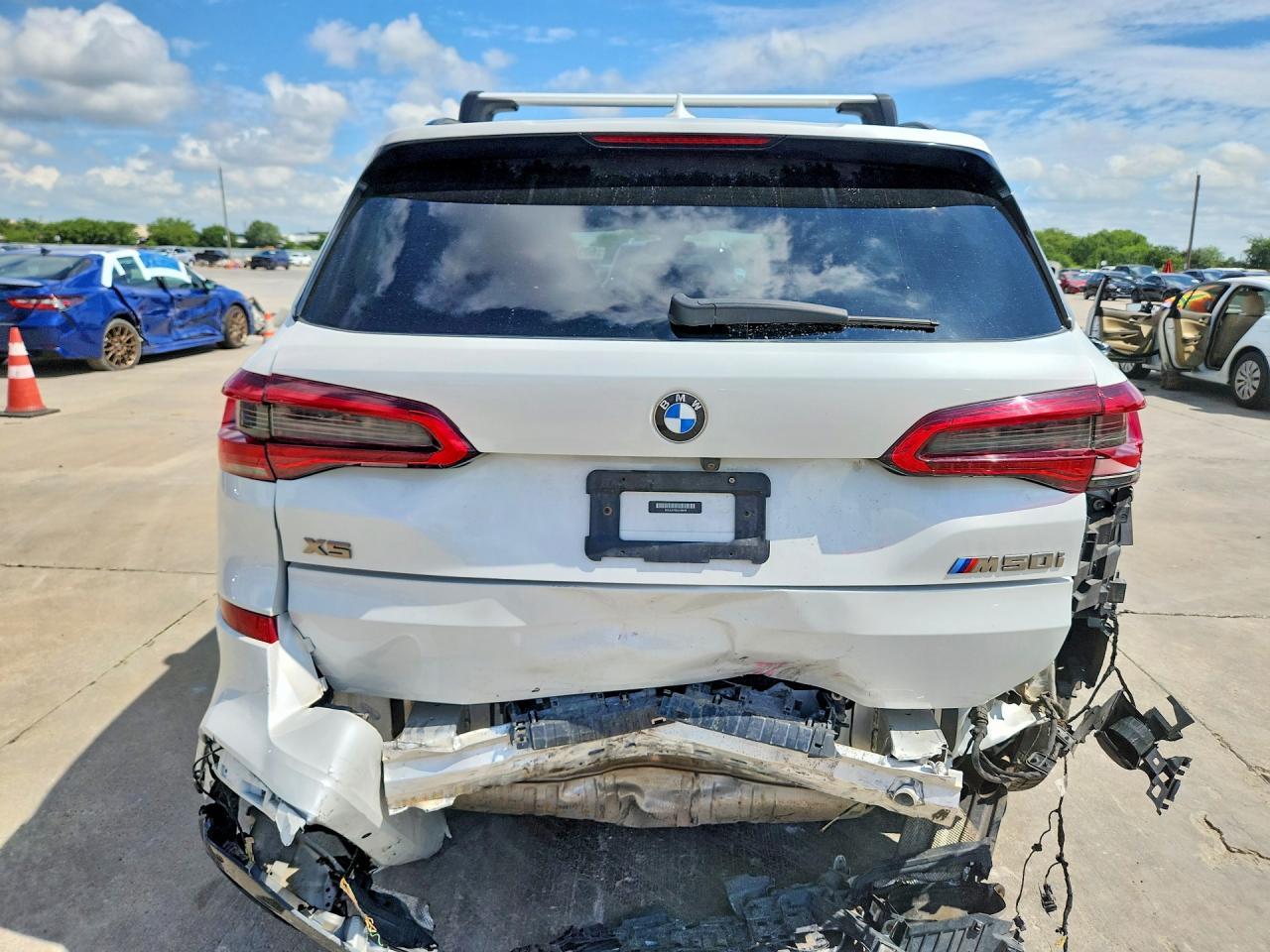 2020 BMW X5 M50I - Фото 6