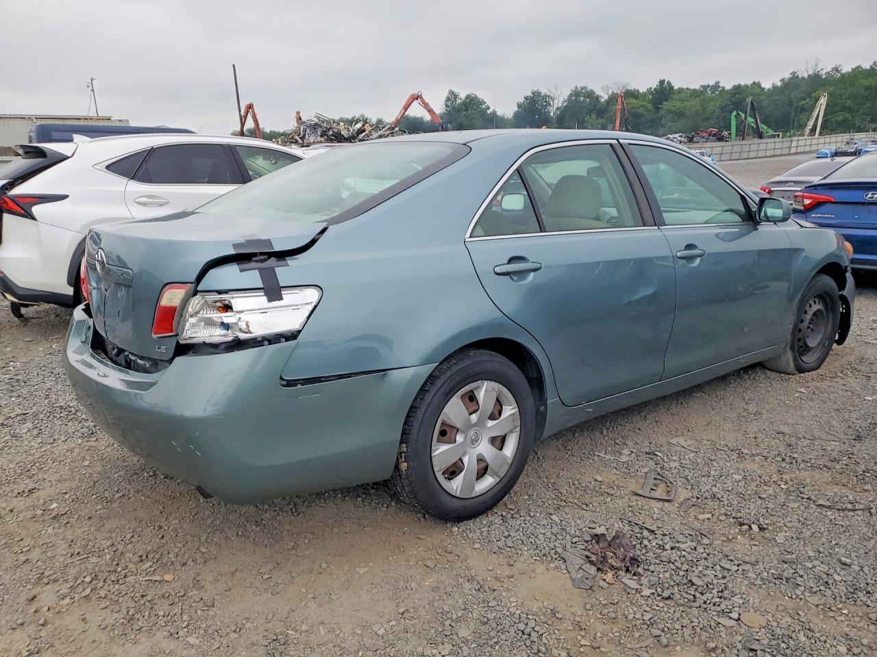 2009 Toyota Camry Le - Image 3