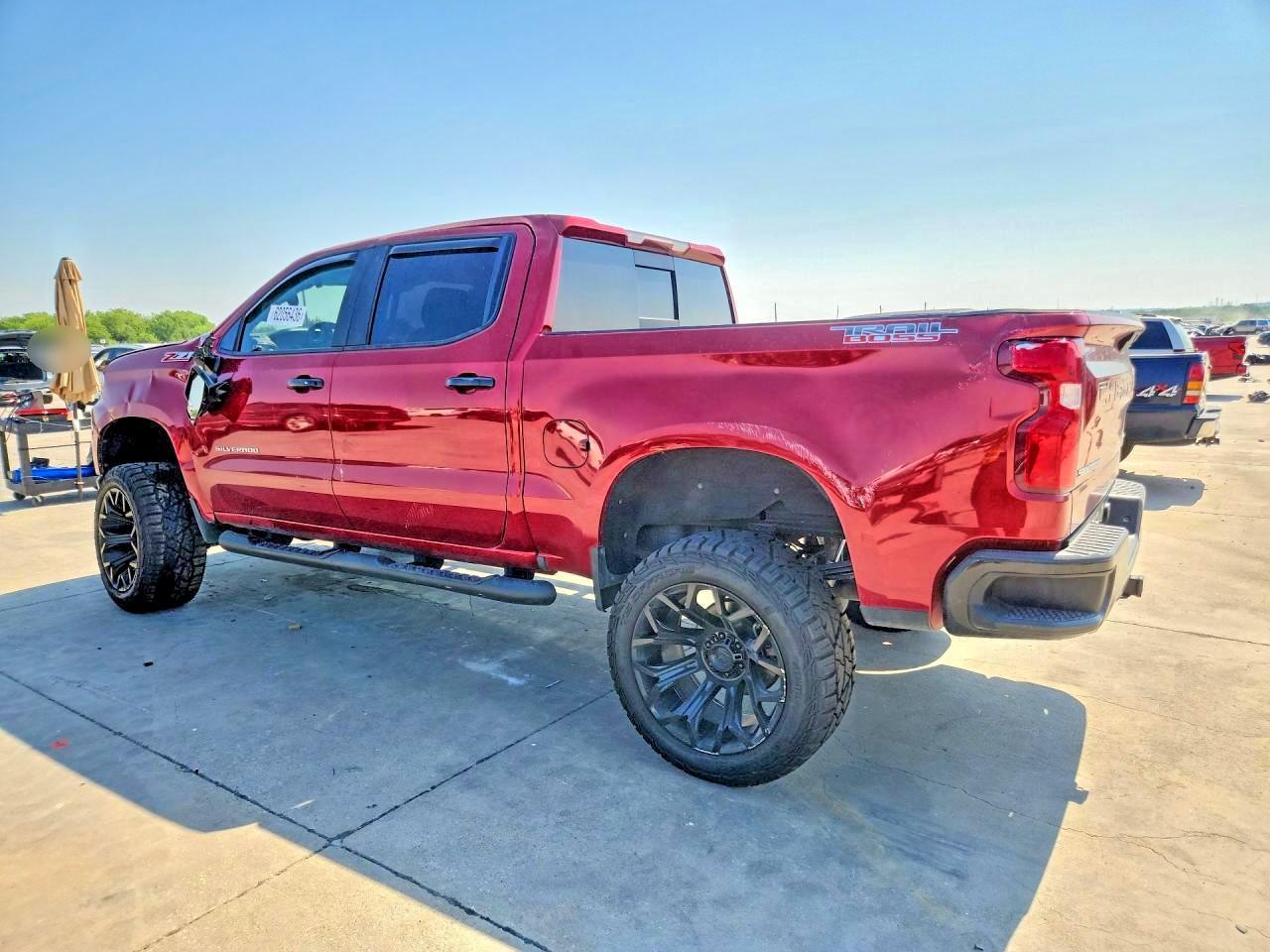 2020 Chevrolet Silverado K1500 Lt Trail Boss - Image 2