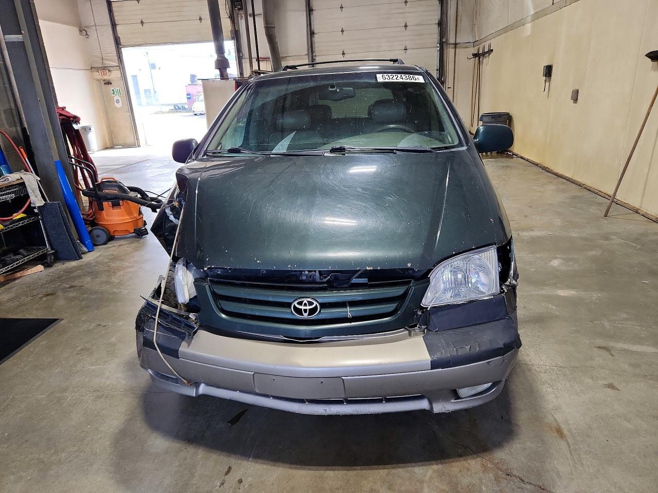 2001 Toyota Sienna Le - Фото 5