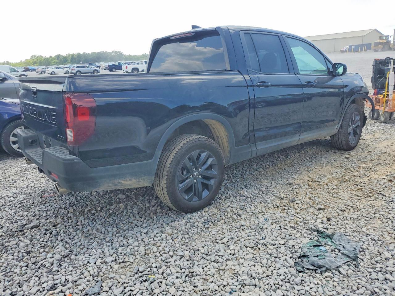 2026 Honda Ridgeline Sport - Image 3