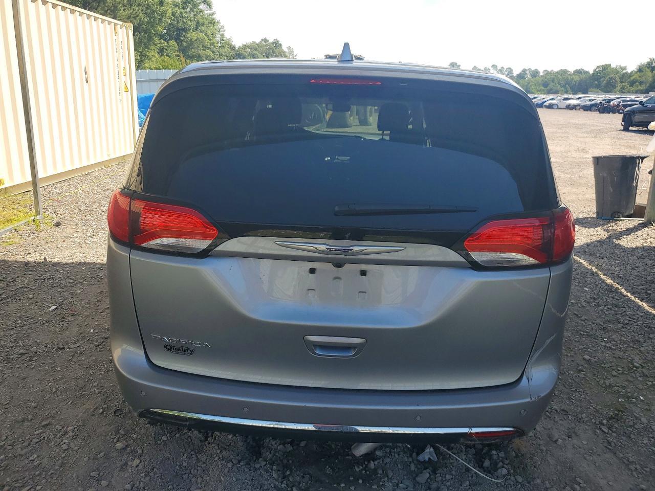 2020 Chrysler Pacifica Touring - Фото 6